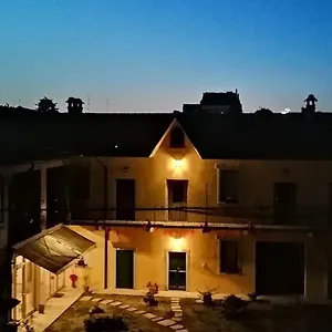  Alojamento de Acomodação e Pequeno-almoço Cascina Anita