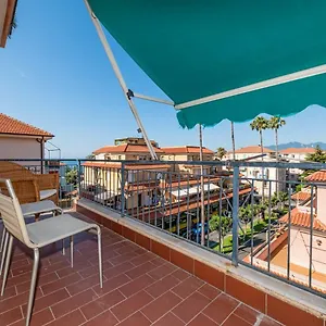 borgio-mare.hotelitalianriviera.com/