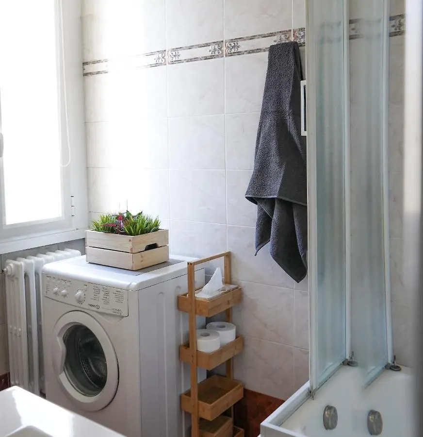 Appartamento 10 Min From The Airport-Wifi-Free Parking Samarate 0*,  Italia