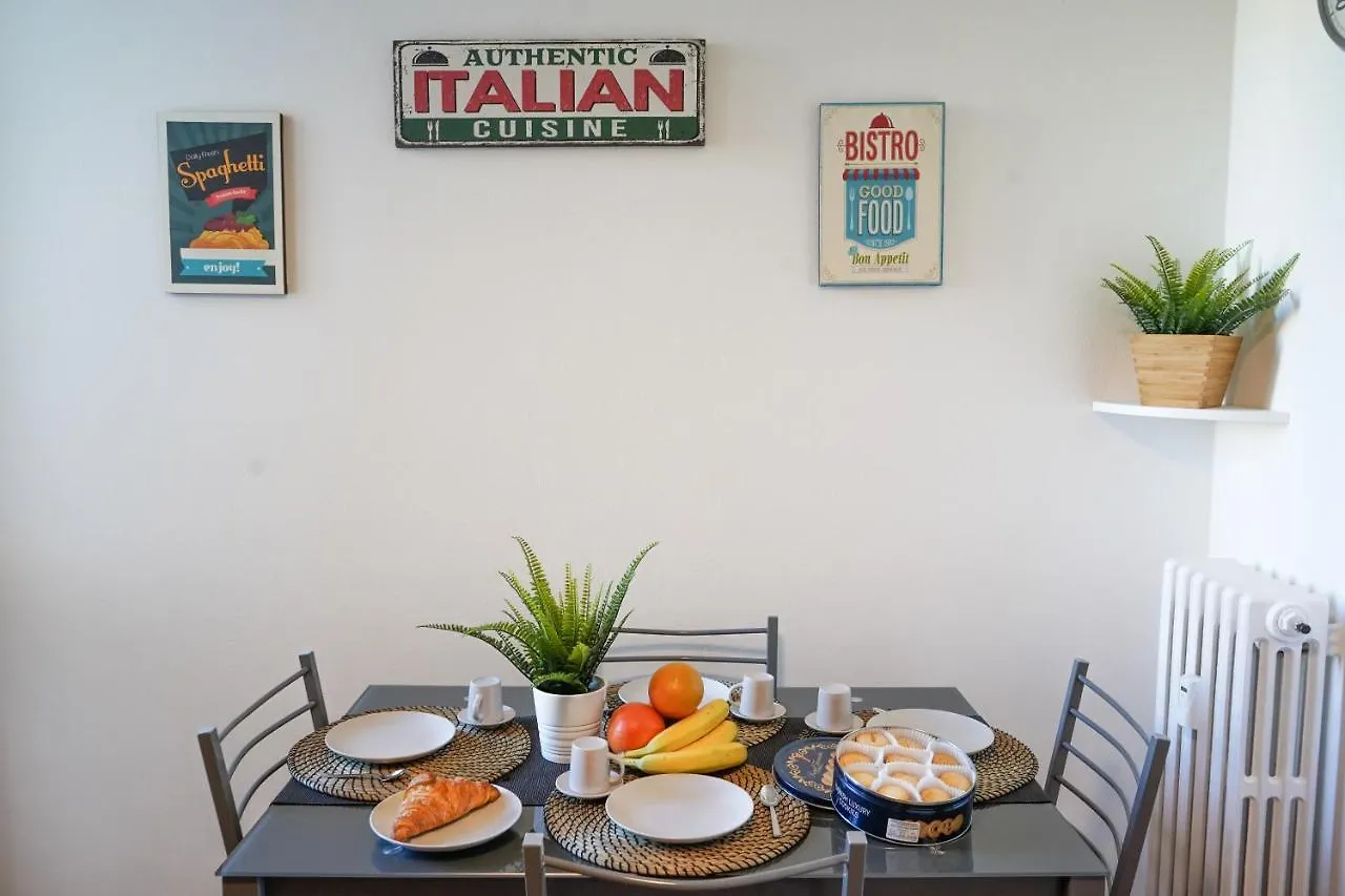 10 Min From The Airport-Wifi-Free Parking Daire Samarate İtalya
