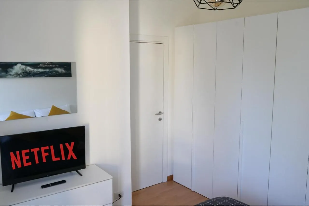 شقة 10 Min From The Airport-Wifi-Free Parking Samarate إيطاليا