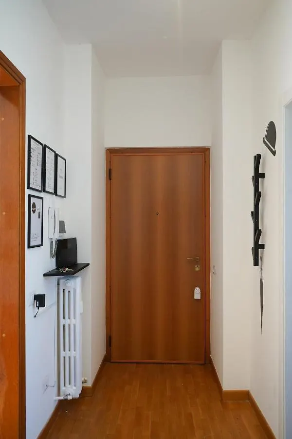 10 Min From The Airport-Wifi-Free Parking Daire Samarate