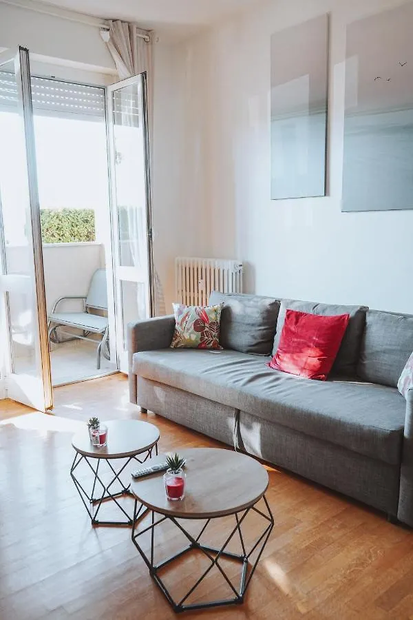 شقة 10 Min From The Airport-Wifi-Free Parking Samarate 0*,  إيطاليا